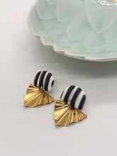 Load image into Gallery viewer, French Style Art Deco Earring
