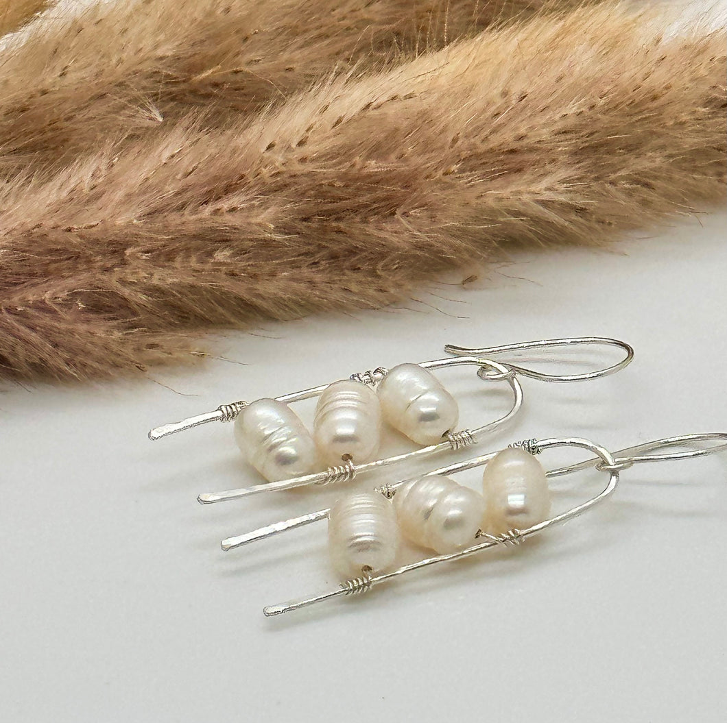 Sterling Silver Hammered Pearl Earring