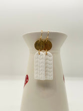 Load image into Gallery viewer, Brass knitted Earrings
