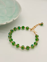 Load image into Gallery viewer, Green Glass Beaded Bracelet
