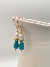 Load image into Gallery viewer, Pearl Turquoise Howlite Earring
